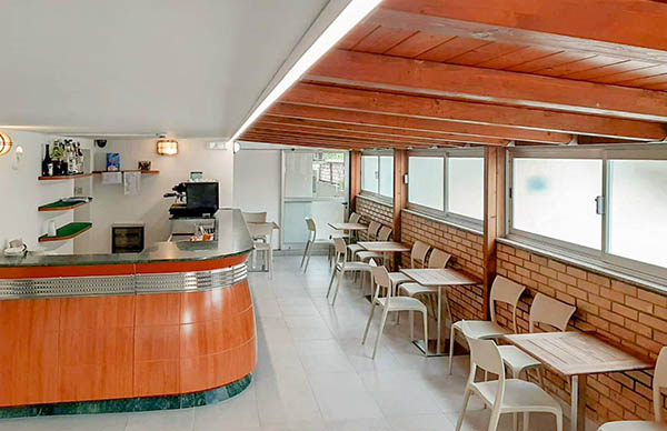 Area bar del Residence Venere, spazio accogliente per drink e momenti di relax