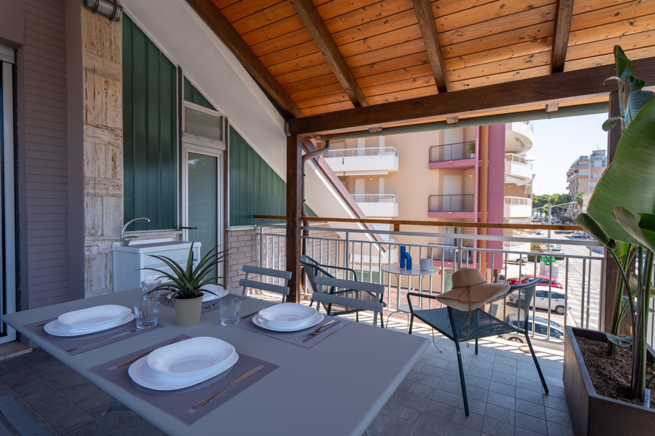 Appartamento Bilocale del Residence Venere con soggiorno spazioso e arredamento moderno