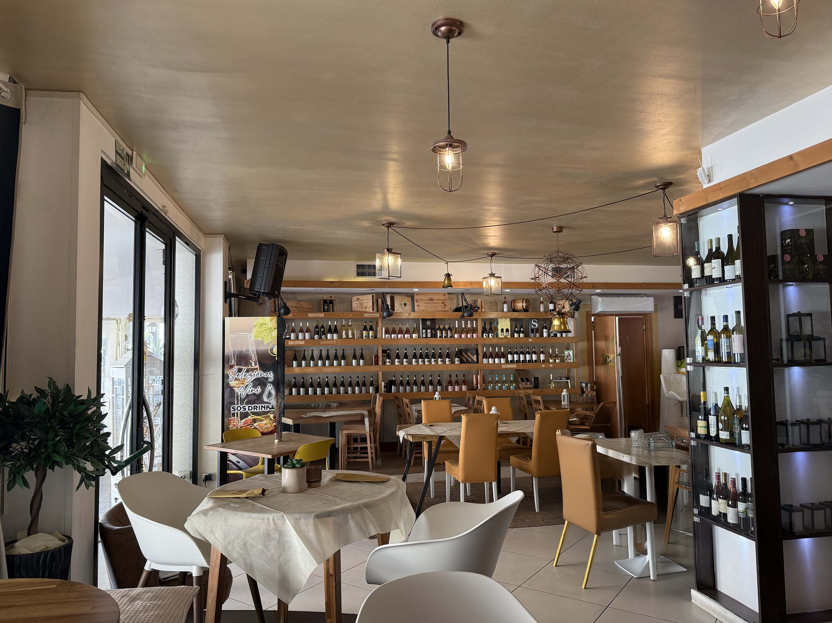 Bistrot Le Caveau, ristorante convenzionato con il Residence Venere ad Alba Adriatica