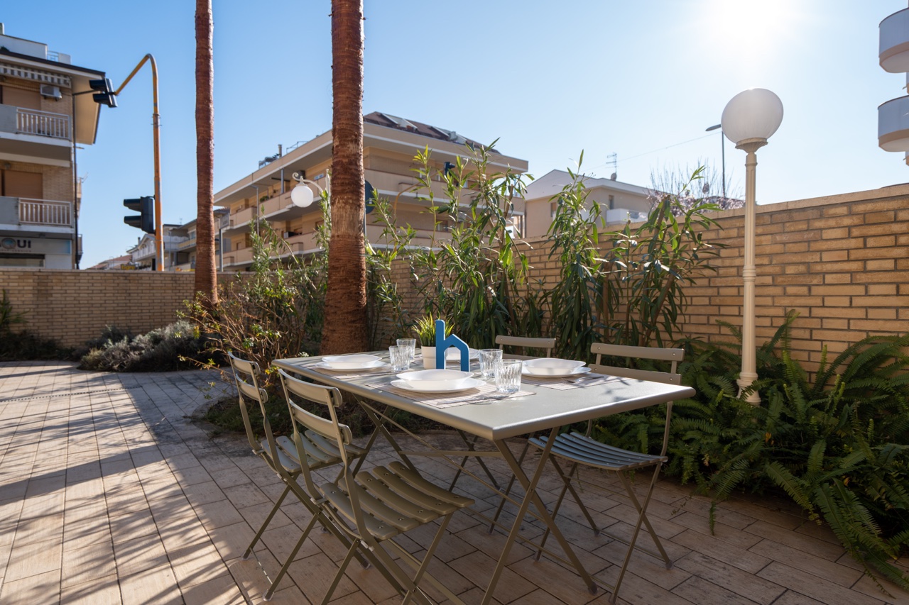 Interno 19 - Monolocale con Giardino - Immagine 11