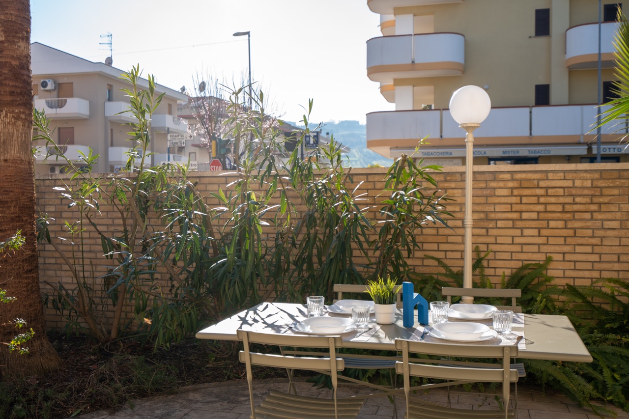 Interno 19 - Monolocale con Giardino - Immagine 13