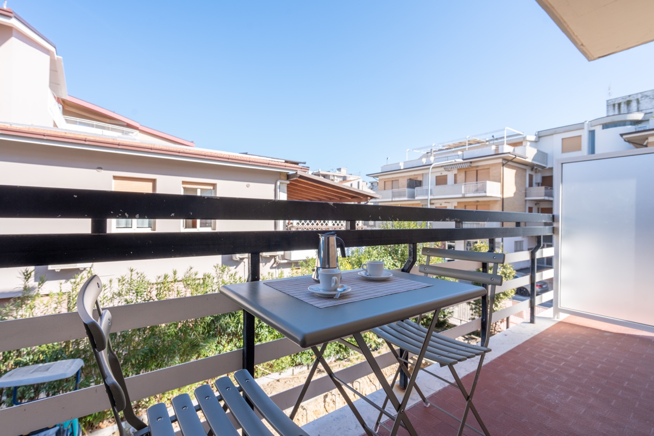 Interno 20 - Monolocale con Balcone - Immagine 2